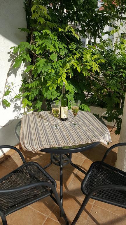 ריסאן Roman Gardens Studio Apartment מראה חיצוני תמונה
