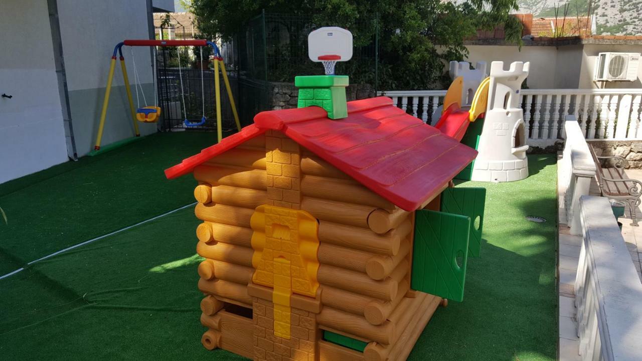 ריסאן Roman Gardens Studio Apartment מראה חיצוני תמונה